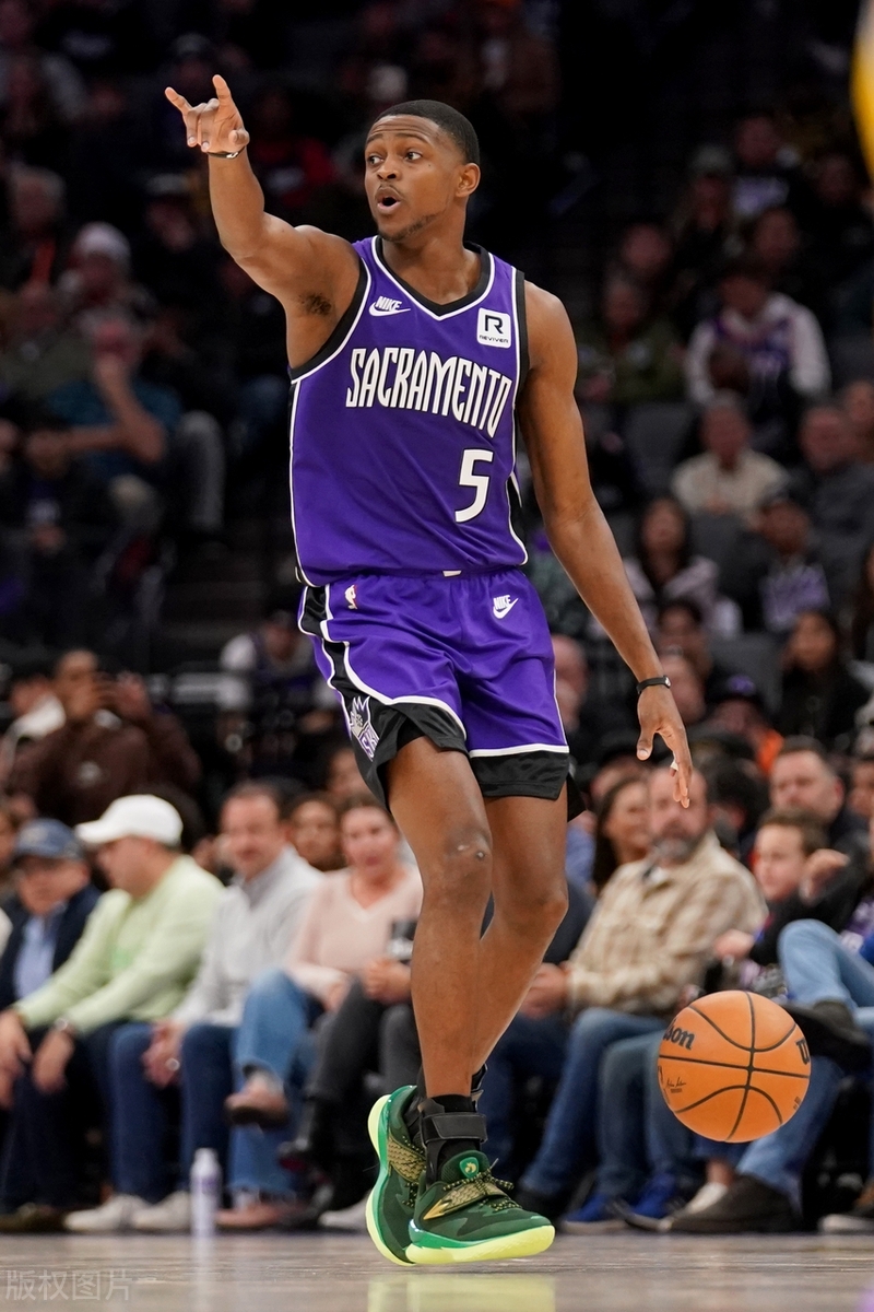 尼克斯碾压意大利男篮,拉文惊艳世界 尼克斯碾压意大利男篮,拉文惊艳世界