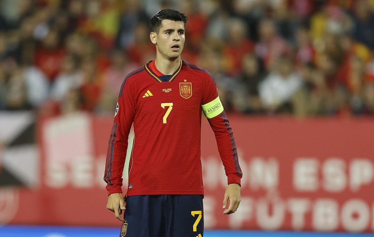 包含西班牙与意大利展开欧洲杯半决赛之争的词条