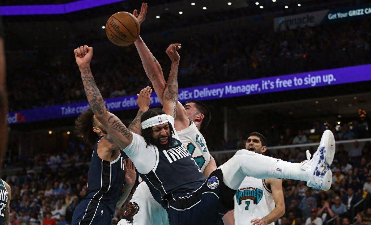 关于独行侠队新赛季首胜，小牛队陷入危机的信息