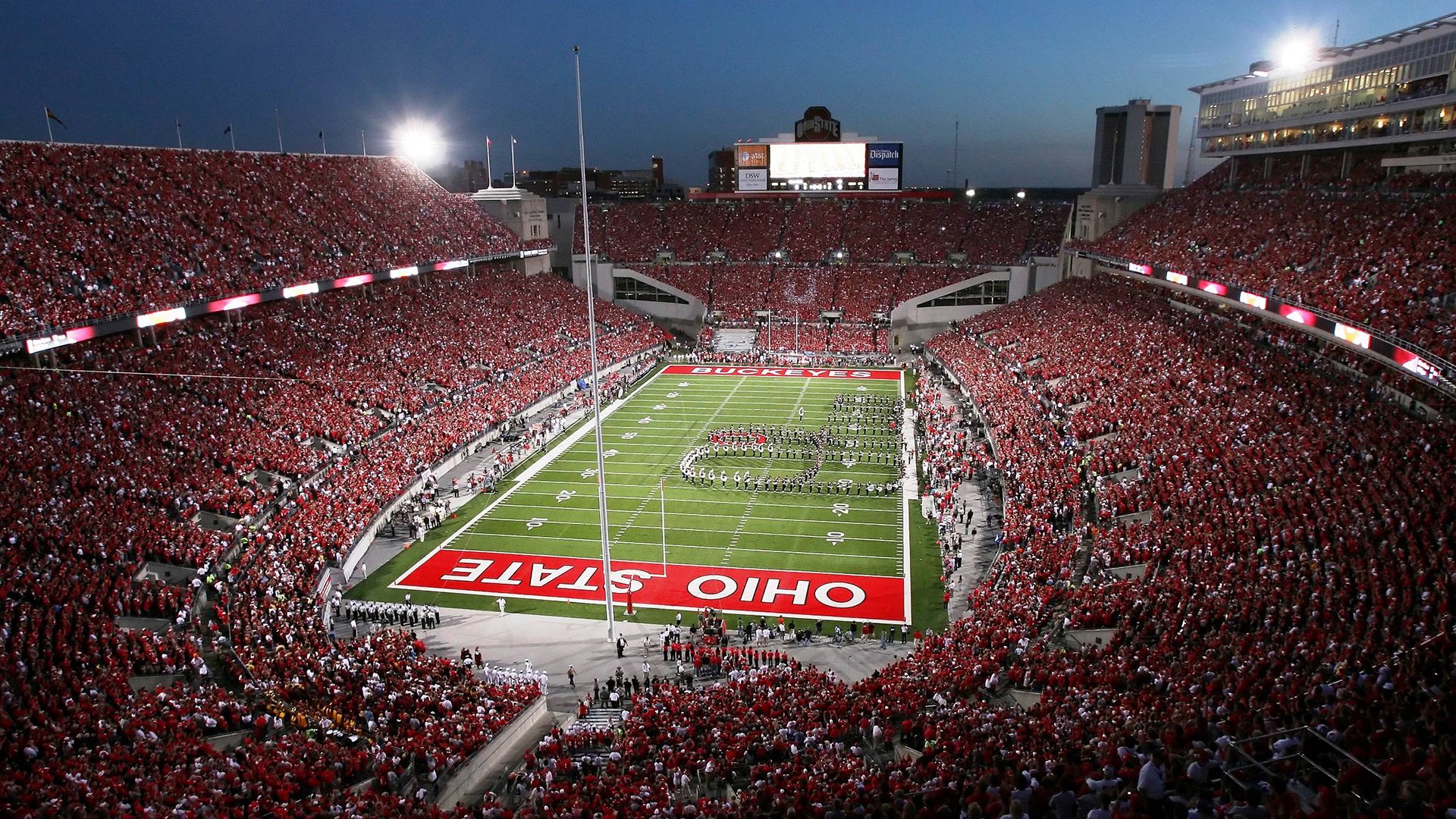 赛道上的心跳，拉塞尔绝杀点燃赛场，迈凯伦与威廉姆斯的宿命对决